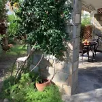度假居 Elena House Near The