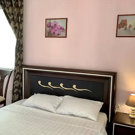 Elena House Near The ハニオティス