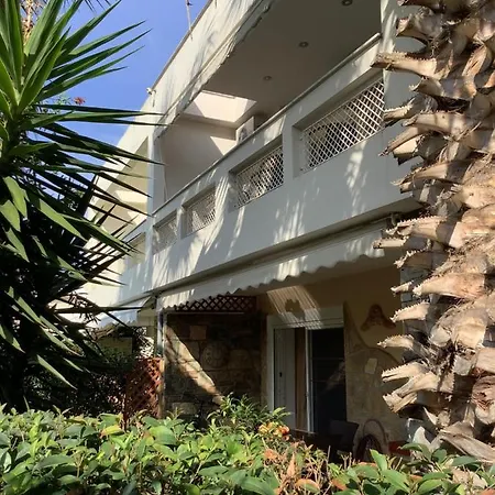 Elena House Near The ハニオティス
